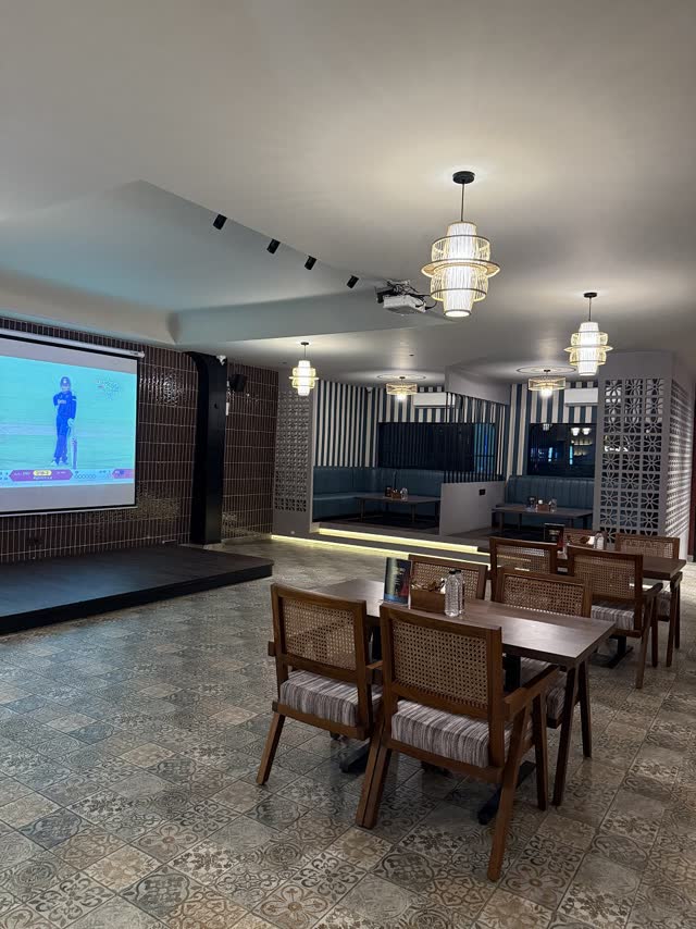 Restaurant & Cafe